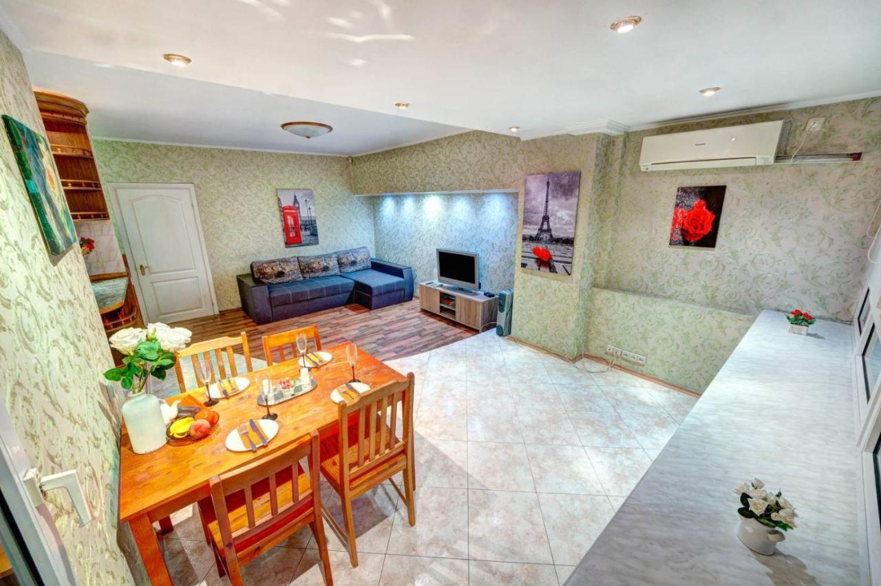 Apartments Of Bogdan Khmelnitsky Киев Екстериор снимка