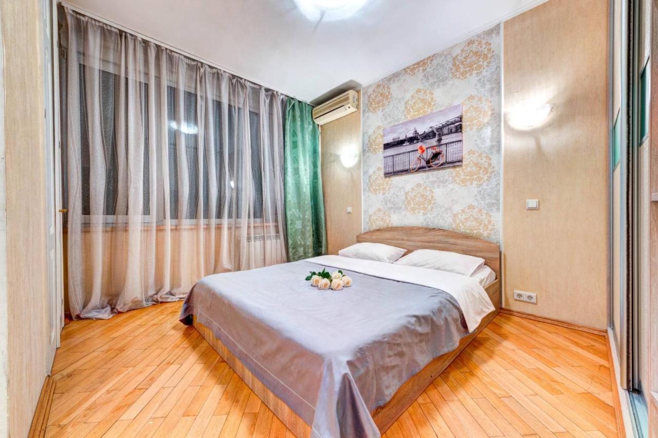 Apartments Of Bogdan Khmelnitsky Киев Екстериор снимка